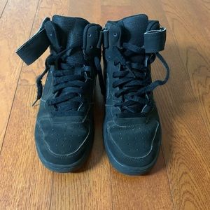 Nike Court Borough Mid 2 Shoes in Black (sz 7y)